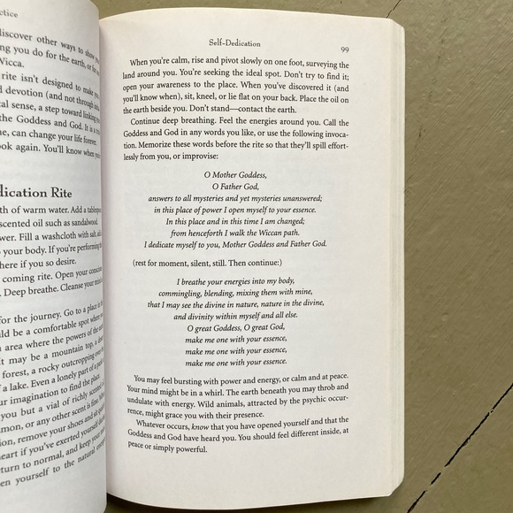 2 Wicca Scott Cunningham The Big Little Book of Magick Pagan Witchcraft Spell - Picture 5 of 16